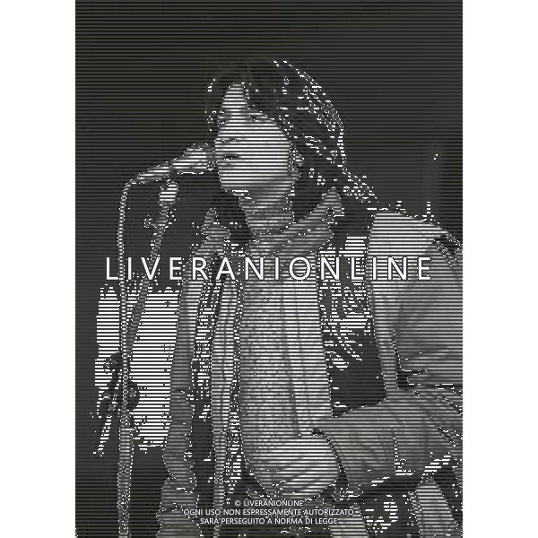 NEG-RETROSPETTIVA DRUPI CANTANTE NELLA FOTO DRUPI AL FESTIVAL DI SANREMO NELL\'ANNO 1982 AG ALDO LIVERANI SAS