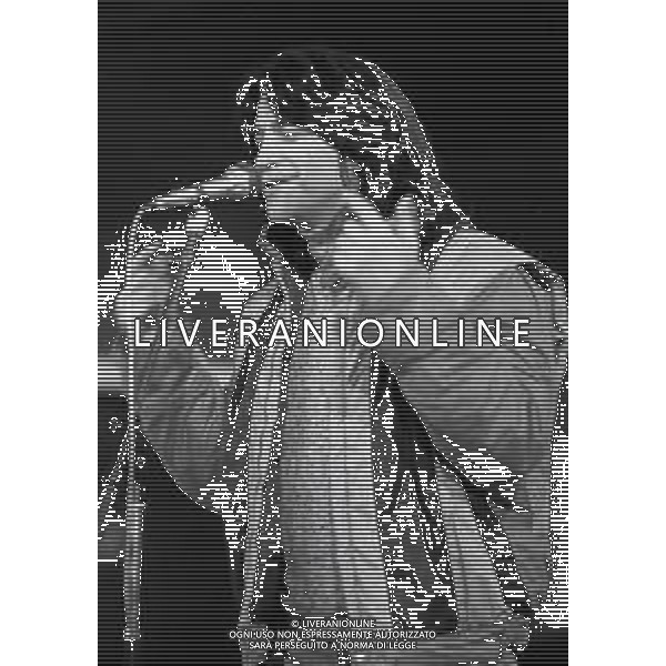 NEG-RETROSPETTIVA DRUPI CANTANTE NELLA FOTO DRUPI AL FESTIVAL DI SANREMO NELL\'ANNO 1982 AG ALDO LIVERANI SAS