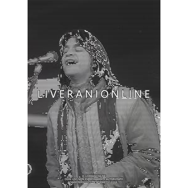 NEG-RETROSPETTIVA DRUPI CANTANTE NELLA FOTO DRUPI AL FESTIVAL DI SANREMO NELL\'ANNO 1982 AG ALDO LIVERANI SAS