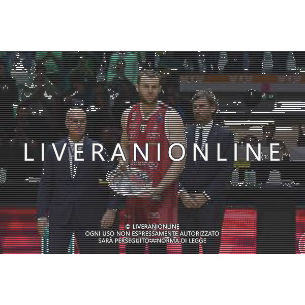 Torino 18.02.2024 Inalpi Arena EA7 Emporio Armani Milano vs Generazione Vincente Napoli Basket Final Eight Coppa Italia 2024 Finale Nella foto: nicolò melli ritira il premio della seconda classificata ©Viganti/AGENZIA ALDO LIVERANI SAS