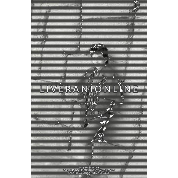 NEG-RETROSPETTIVA DONATELLA MILANI CANTANTE NELLA FOTO DONATELLA MILANI A SANREMO NELL\'ANNO 1983 AG ALDO LIVERANI SAS