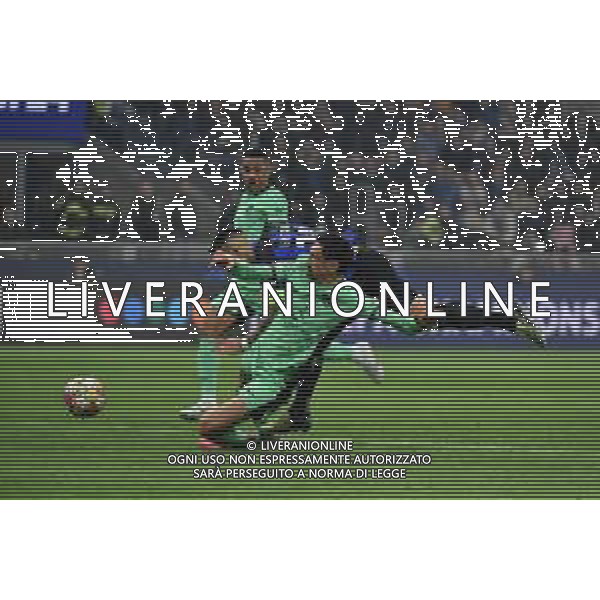 Inter vs Atletico Madrid nella foto l\'azione personale di Lautaro Martinez (Inter) che ha portato al gol dell\'1 a 0 di Marko Arnautovic (Inter) Milano 20-02-2024 Stadio Giuseppe Meazza - San Siro UEFA Champions League - ottavi di finale gara di andata foto Roberto Garavaglia/Agenzia Aldo Liverani sas/AGENZIA ALDO LIVERANI SAS