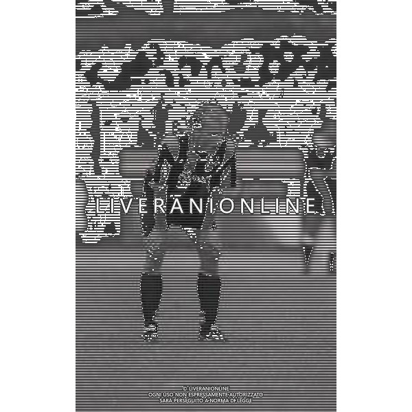 NEG-RETROSPETTIVA DENNIS BERGKAMP CALCIATORE NELLA FOTO DENNIS BERGKAMP CON WIM JONK NELL\'ANNO 1993 AG ALDO LIVERANI SAS 