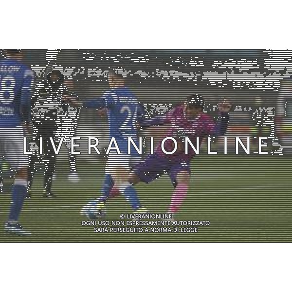 Luca Cigarini of AC Reggiana battle for the ball with Lorenzo Maria Dickmann of Brescia FC during Brescia FC vs AC Reggiana, 26° Serie BKT 2023-24 game at Mario Rigamonti stadium in Brescia, Italy, on February 24, 2024. (Photo by Davide Casentini) /AGENZIA ALDO LIVERANI SAS -BRESCIA - REGGIANA 26a Giornata Campionato Calcio Serie BKT 24.02.2024.