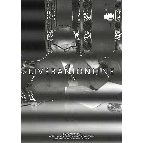 NEG-RETROSPETTIVA GIANNI BRERA GIORNALISTA E SCRITTORE NELLA FOTO GIANNI BRERA A MILANO AL CIRCOLO DELLA STAMPA CON MARIO SOLDATI NELL\'ANNO 1974 AG ALDO LIVERANI SAS 