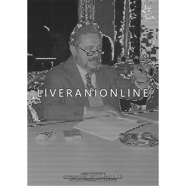NEG-RETROSPETTIVA GIANNI BRERA GIORNALISTA E SCRITTORE NELLA FOTO GIANNI BRERA A MILANO AL CIRCOLO DELLA STAMPA CON MARIO SOLDATI NELL\'ANNO 1974 AG ALDO LIVERANI SAS  