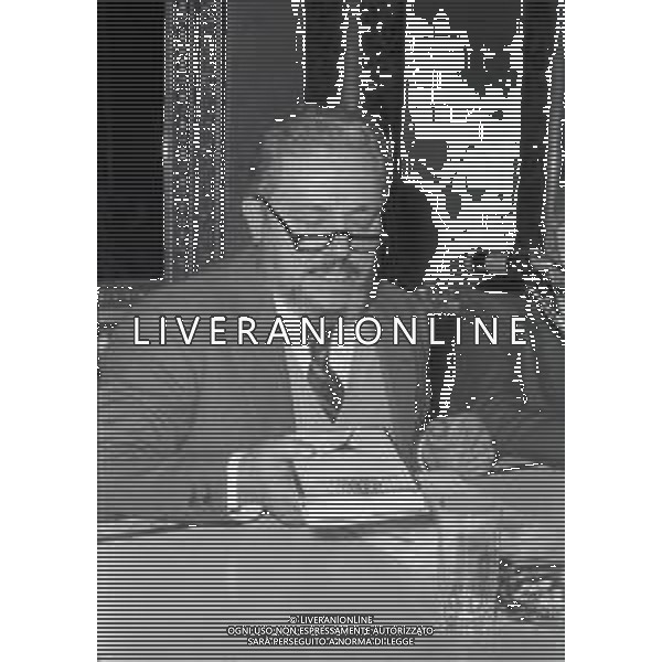 NEG-RETROSPETTIVA GIANNI BRERA GIORNALISTA E SCRITTORE NELLA FOTO GIANNI BRERA A MILANO AL CIRCOLO DELLA STAMPA CON MARIO SOLDATI NELL\'ANNO 1974 AG ALDO LIVERANI SAS 