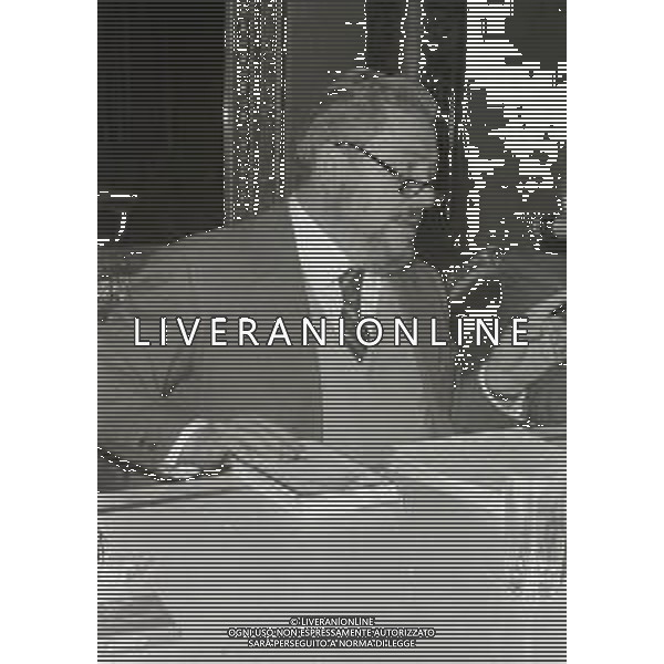NEG-RETROSPETTIVA GIANNI BRERA GIORNALISTA E SCRITTORE NELLA FOTO GIANNI BRERA A MILANO AL CIRCOLO DELLA STAMPA CON MARIO SOLDATI NELL\'ANNO 1974 AG ALDO LIVERANI SAS 