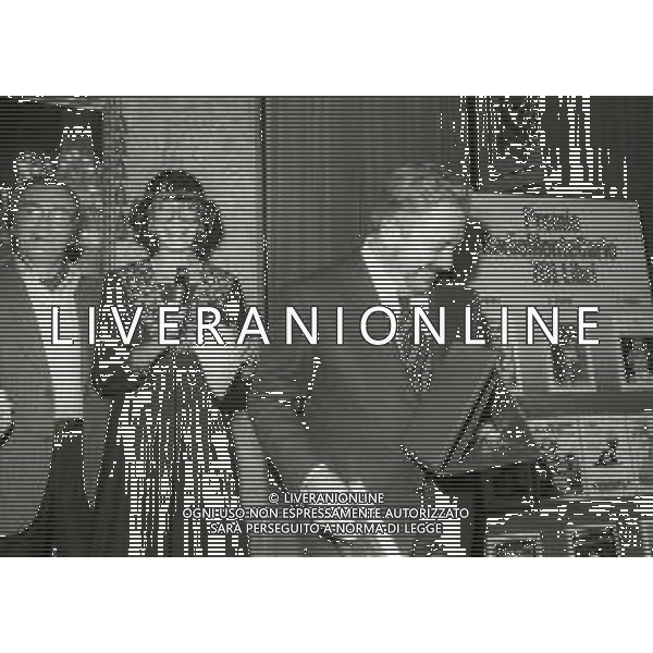 NEG-RETROSPETTIVA GIANNI BRERA GIORNALISTA E SCRITTORE NELLA FOTO GIANNI BRERA A MILANO NELL\'ANNO 1977 AG ALDO LIVERANI SAS 