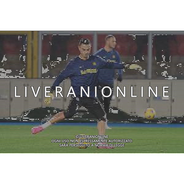 TVEM Emil Audero FC Inter warms up during the Italian soccer Serie A match Lecce vs Inter on February 25, 2024 at Via del Mare Stadium in Lecce, Italy. Photo by Emmanuele Mastrodonato/agenzia Liverani