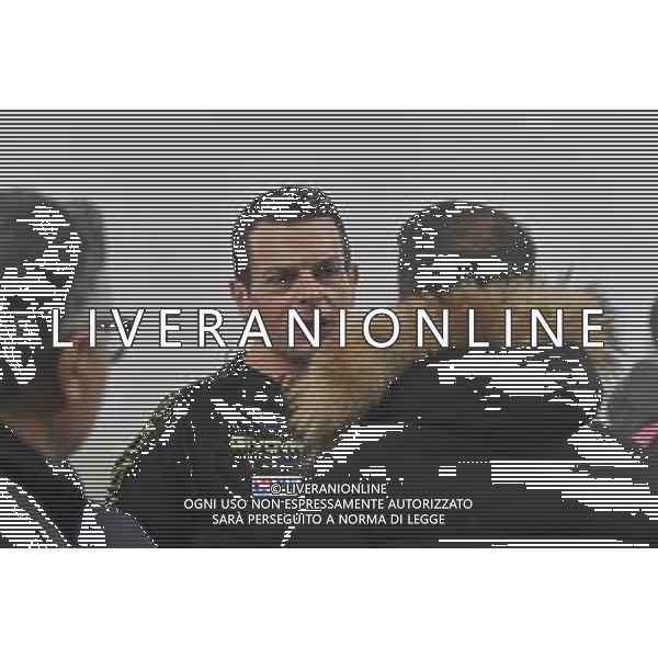 Serie B 2023-2024 Stadio Nicola Ceravolo Catanzaro-Bari Nella foto: arbitro Ivano Pezzuto con i dirigenti di Catanzaro e Bari in campo per la Nebbia la partita iniziera\' con 15 minuti di ritardo ©Andrea Rosito/AGENZIA ALDO LIVERANI SAS