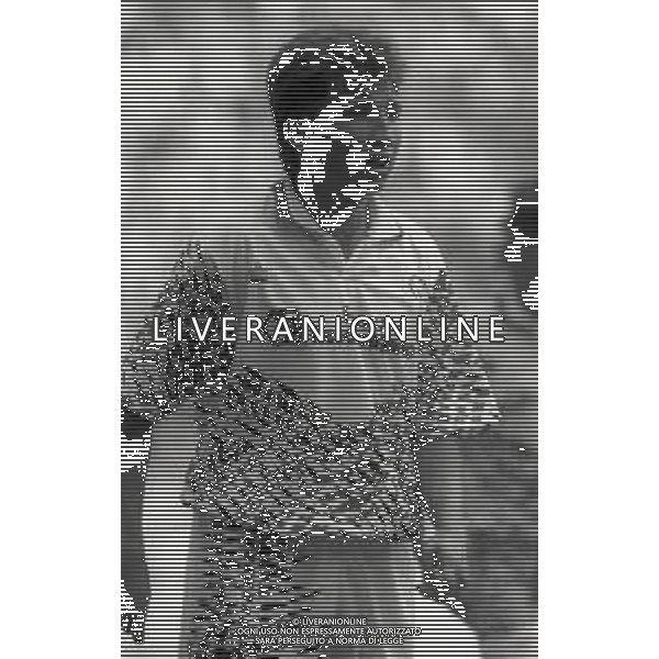 NEG-RETROSPETTIVA DAN PETRESCU CALCIATORE NELLA FOTO DAN PETRESCU CON LA MAGLIA DEL FOGGIA CALCIO NELL\'ANNO 1991-1992 AG ALDO LIVERANI SAS