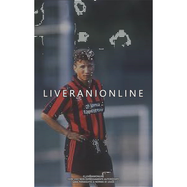 DIAP-RETROSPETTIVA DAN PETRESCU CALCIATORE NELLA FOTO DAN PETRESCU CON LA MAGLIA DEL FOGGIA CALCIO NELL\'ANNO 1991-1992 AG ALDO LIVERANI SAS