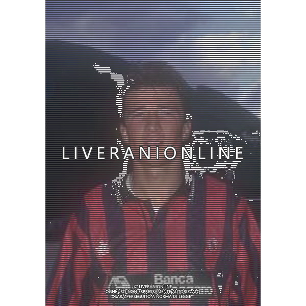 DIAP-RETROSPETTIVA DAN PETRESCU CALCIATORE NELLA FOTO DAN PETRESCU CON LA MAGLIA DEL FOGGIA CALCIO NELL\'ANNO 1991-1992 AG ALDO LIVERANI SAS