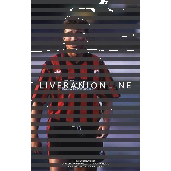 DIAP-RETROSPETTIVA DAN PETRESCU CALCIATORE NELLA FOTO DAN PETRESCU CON LA MAGLIA DEL FOGGIA CALCIO NELL\'ANNO 1991-1992 AG ALDO LIVERANI SAS