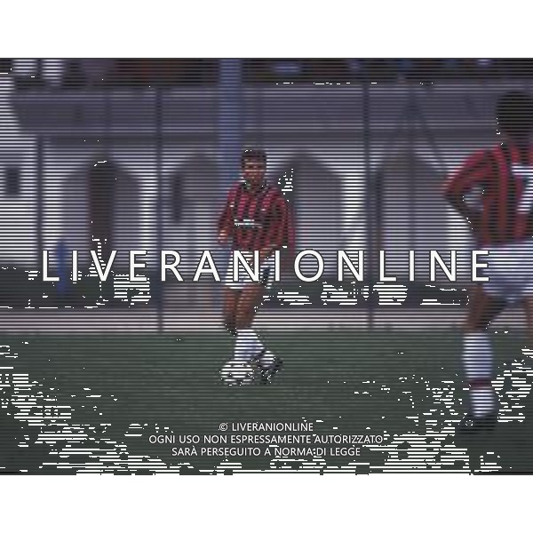 DIAP-RETROSPETTIVA DAN PETRESCU CALCIATORE NELLA FOTO DAN PETRESCU CON LA MAGLIA DEL FOGGIA CALCIO NELL\'ANNO 1991-1992 AG ALDO LIVERANI SAS