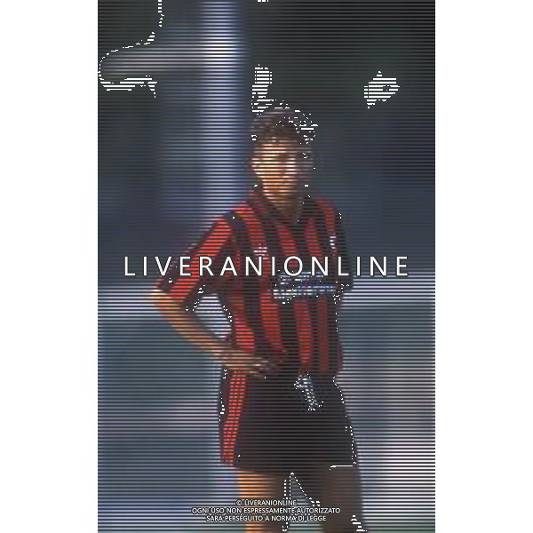 DIAP-RETROSPETTIVA DAN PETRESCU CALCIATORE NELLA FOTO DAN PETRESCU CON LA MAGLIA DEL FOGGIA CALCIO NELL\'ANNO 1991-1992 AG ALDO LIVERANI SAS