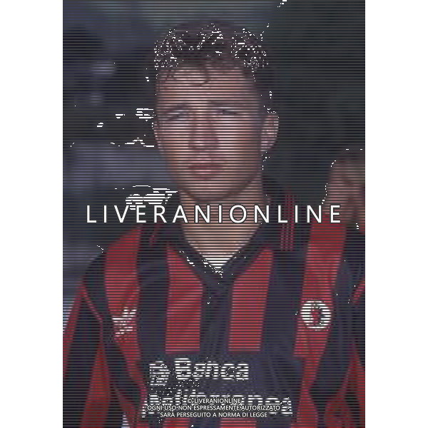 DIAP-RETROSPETTIVA DAN PETRESCU CALCIATORE NELLA FOTO DAN PETRESCU CON LA MAGLIA DEL FOGGIA CALCIO NELL\'ANNO 1991-1992 AG ALDO LIVERANI SAS