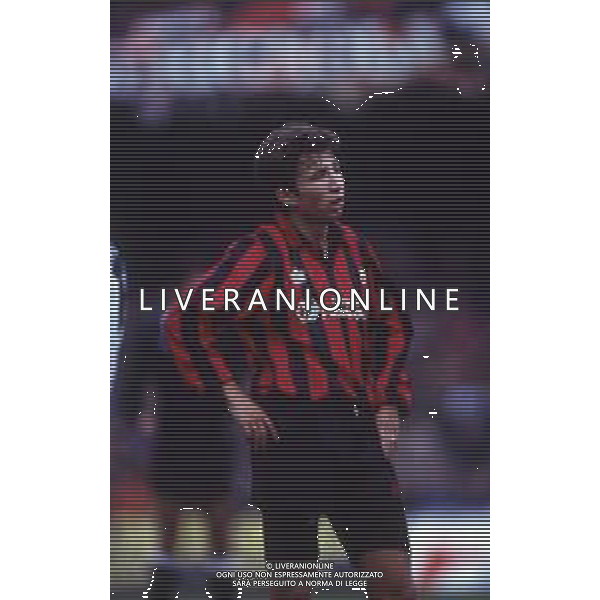 DIAP-RETROSPETTIVA DAN PETRESCU CALCIATORE NELLA FOTO DAN PETRESCU CON LA MAGLIA DEL FOGGIA CALCIO NELL\'ANNO 1991-1992 AG ALDO LIVERANI SAS