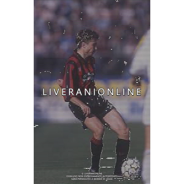 DIAP-RETROSPETTIVA DAN PETRESCU CALCIATORE NELLA FOTO DAN PETRESCU CON LA MAGLIA DEL FOGGIA CALCIO NELL\'ANNO 1993 AG ALDO LIVERANI SAS  