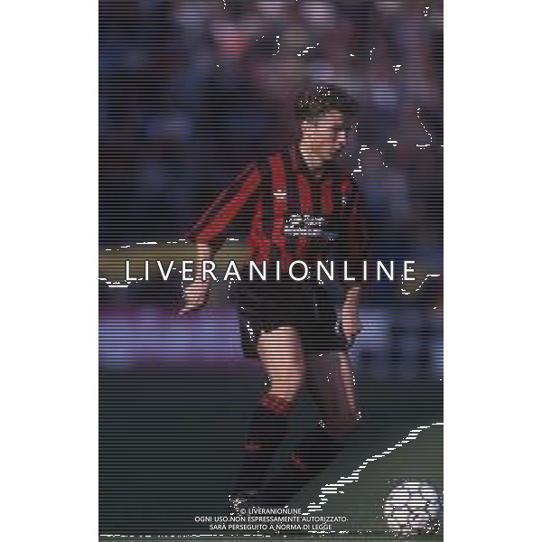 DIAP-RETROSPETTIVA DAN PETRESCU CALCIATORE NELLA FOTO DAN PETRESCU CON LA MAGLIA DEL FOGGIA CALCIO NELL\'ANNO 1993 AG ALDO LIVERANI SAS 