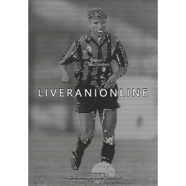 NEG-RETROSPETTIVA DAN PETRESCU CALCIATORE NELLA FOTO DAN PETRESCU CON LA MAGLIA DEL FOGGIA CALCIO AG ALDO LIVERANI SAS