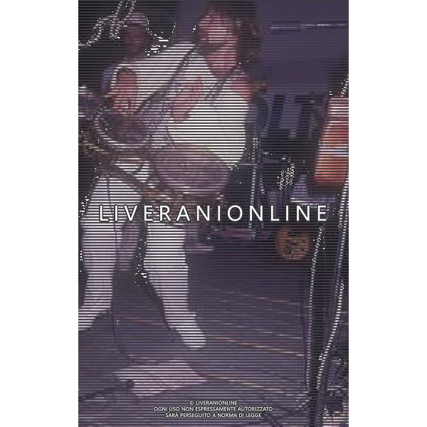 DIAP-RETROSPETTIVA TONY ESPOSITO MUSICISTA-PERCUSSIONISTA E CANTAUTORE NELLA FOTO TONY ESPOSITO NELL\'ANNO 1985 AG ALDO LIVERANI SAS