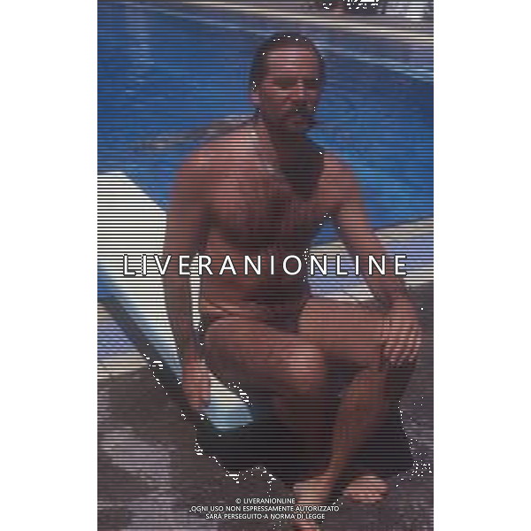 DIAP-RETROSPETTIVA TONY ESPOSITO MUSICISTA-PERCUSSIONISTA E CANTAUTORE NELLA FOTO TONY ESPOSITO NELL\'ANNO 1985 AG ALDO LIVERANI SAS