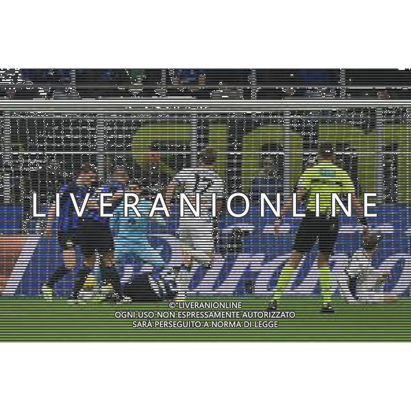 Inter vs Atalanta nella foto Charles de Ketelaere (Atalanta) segna il gol dell\'1 a 0 ma la rete viene annullata con l\'aiuto del VAR Milano 28-02-2024 Stadio Giuseppe Meazza - San Siro Campionato Serie A TIM - recupero della 21a giornata foto Roberto Garavaglia/Agenzia Aldo Liverani sas