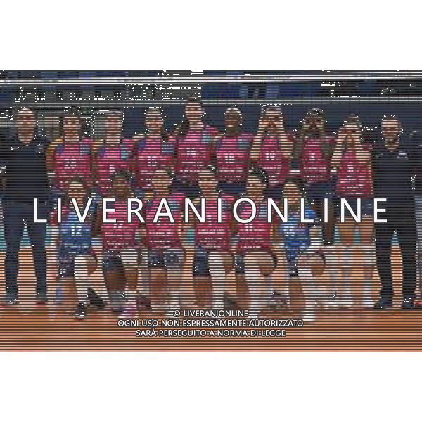 TVRG Allianz Vero Volley Milano vs LKS Commercecon Lodz nella foto in piedi da SX Sonia Candi, Laura Heyrman, Kara Jane Bajema, Dana Lynn Rettke, Paola Egonu, Nika Daalderop, Adhuoljok Malual, Alessia Orro e Marco Gaspari allenatore; in basso da SX Teodora Pusic, Myriam Sylla, Raphaela Folie, Helena Cazaute, Vittoria Prandi e Brenda Castillo Milano 29-02-2024 Allianz Cloud CEV Champions League - quarti di finale gara di ritorno foto Roberto Garavaglia/Agenzia Aldo Liverani sas/AGENZIA ALDO LIVERANI SAS