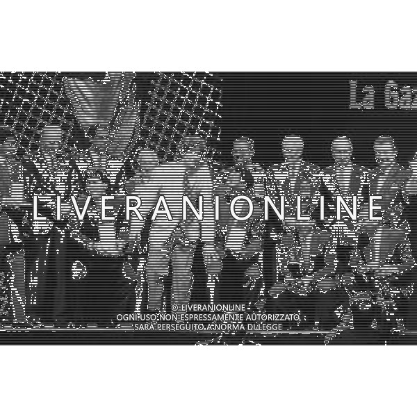 Neg - RETROSPETTIVA LUCIANO PAVAROTTI TENORE IN CONCERTO PER L\'INAUGURAZIONE DEI MONDIALI DI CALCIO FIFA WORLD CUP \'ITALIA \'90\' AL PALATRUSSARDI DI MILANO NELL\'ANNO 1990 NELLA FOTO IL CALCIATORE BRASILIANO PELE\' (pseudonimo di Edson Arantes do Nascimento), DIEGO ARMANDO MARADONA, PAOLO ROSSI E DANIEL PASSARELLA AG ALDO LIVERANI SAS