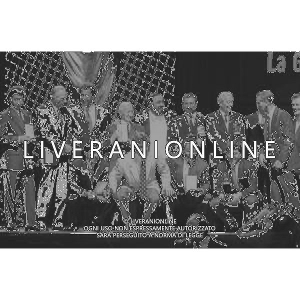 Neg - RETROSPETTIVA LUCIANO PAVAROTTI TENORE IN CONCERTO PER L\'INAUGURAZIONE DEI MONDIALI DI CALCIO FIFA WORLD CUP \'ITALIA \'90\' AL PALATRUSSARDI DI MILANO NELL\'ANNO 1990 NELLA FOTO IL CALCIATORE BRASILIANO PELE\' (pseudonimo di Edson Arantes do Nascimento), DIEGO ARMANDO MARADONA, PAOLO ROSSI E DANIEL PASSARELLA AG ALDO LIVERANI SAS