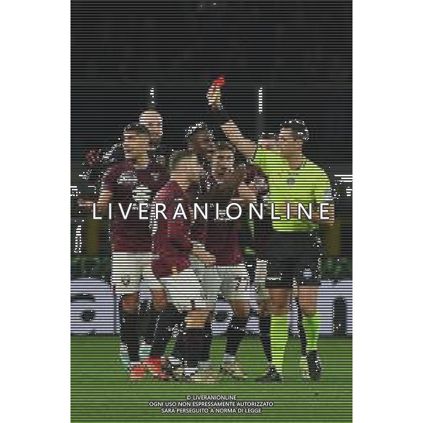 TVMV-Torino 02.03.2024 Stadio Grande Torino Torino vs Fiorentina Campionato Calcio Serie A TIM 2023/2024 27a giornata Nella foto: ARBITRO MARCHETTI MATTEO ESTRAE IL CARTELLINO ROSSO PER L\'ESPULSIONE DI RICCI ©Viganti/AGENZIA ALDO LIVERANI SAS
