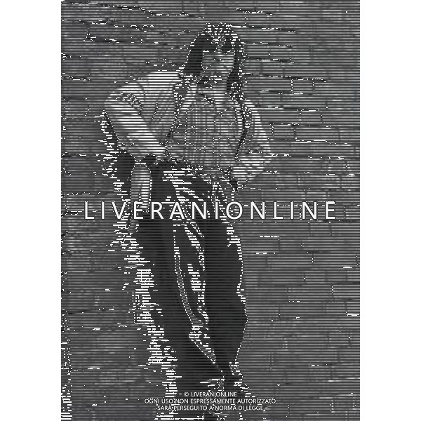 NEG-RETROSPETTIVA FRANCESCO SALVI ATTORE E CANTANTE NELLA FOTO FRANCESCO SALVI A MILANO NELL\'ANNO 1982 AG ALDO LIVERANI SAS 