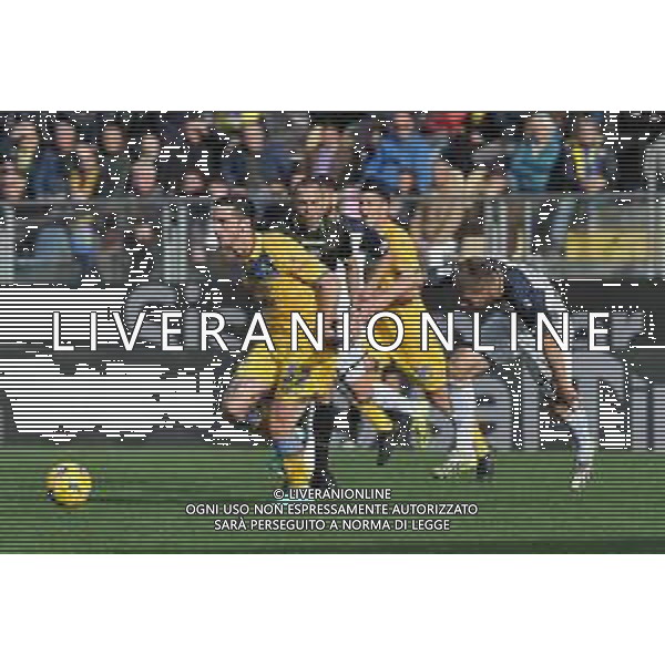 Frosinone vs Lecce - Campionato Serie A TIM - 27 giornata - Stadio B.Stirpe - Frosinone 03-03-2024 nella foto Valeri supera Pongracic ©Federico Gaetano/AGENZIA ALDO LIVERANI SAS