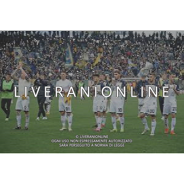 Frosinone vs Lecce - Campionato Serie A TIM - 27 giornata - Stadio B.Stirpe - Frosinone 03-03-2024 nella foto Saluto del Lecce ain suoi tifosi ©Federico Gaetano/AGENZIA ALDO LIVERANI SAS