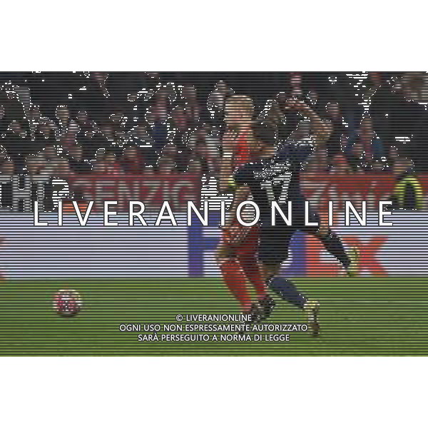 TVRG Bayern Monaco vs Lazio nella foto il contatto in area tra Matthijs de Ligt (Bayern Monaco) e Ciro Immobile (Lazio) giudicato regolare dall\'arbitro Slavko Vincic (SLO) e dal VAR Monaco di Baviera (GER) 05-03-2024 Allianz Arena - Football Arena Monaco UEFA Champions League - ottavi di finale gara di ritorno foto Roberto Garavaglia/Agenzia Aldo Liverani sas/ AGENZIA ALDO LIVERANI SAS