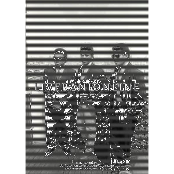 NEG-RETROSPETTIVA FRATELLI JACKSON CANTANTI NELLA FOTO I FRATELLI JACKSON A MILANO IN TERRAZZA MARTINI NELL\'ANNO 1988 AG ALDO LIVERANI SAS