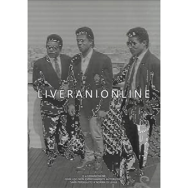 NEG-RETROSPETTIVA FRATELLI JACKSON CANTANTI NELLA FOTO I FRATELLI JACKSON A MILANO IN TERRAZZA MARTINI NELL\'ANNO 1988 AG ALDO LIVERANI SAS