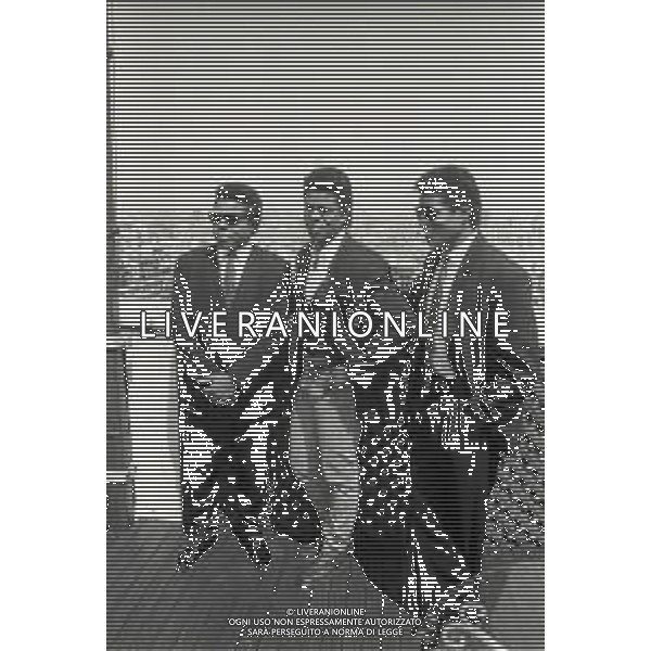 NEG-RETROSPETTIVA FRATELLI JACKSON CANTANTI NELLA FOTO I FRATELLI JACKSON A MILANO IN TERRAZZA MARTINI NELL\'ANNO 1988 AG ALDO LIVERANI SAS