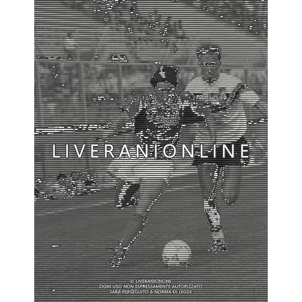 NEG-RETROSPETTIVA MARIO LACATUS CALCIATORE NELLA FOTO MARIO LACATUS CON LA MAGLIA DELLA FIORENTINA CALCIO NELL\'ANNO 1990-1991 AG ALDO LIVERANI SAS