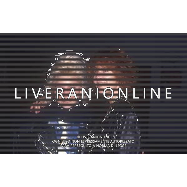 DIAP-RETRSPETTIVA NIKKA COSTA CANTANTE NELLA FOTO NIKKA COSTA CON LA MADRE A SANREMO NELL\'ANNO 1990 AG ALDO LIVERANI SAS  