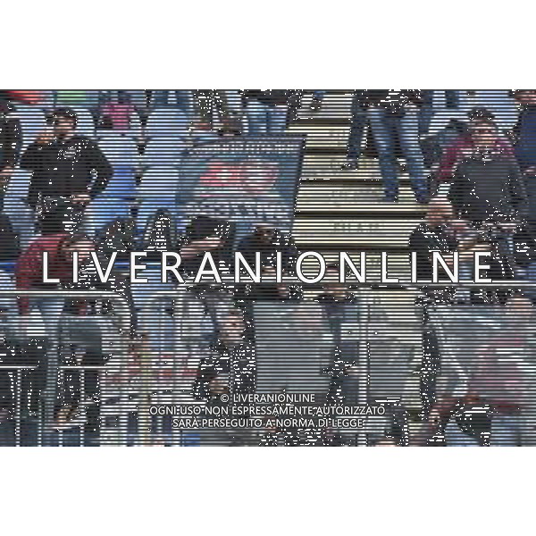 9-3-2024. Cagliari calcio-U.S. Salernitana. 28° giornata campionato calcio italiano Serie A 2023/2024, stadio Unipol Domus Cagliari. Foto Salvatore Moi/Agenzia Aldo Liverani s.as. Nella foto: Tifosi Salernitana in trasferta, nel settore ospiti dello stadio Unipol Domus di Cagliari ©MOI SALVATORE/AGENZIA ALDO LIVERANI SAS