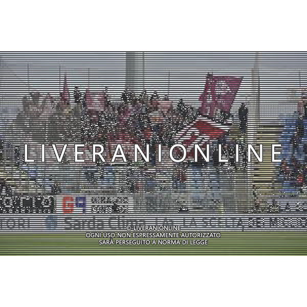 9-3-2024. Cagliari calcio-U.S. Salernitana. 28° giornata campionato calcio italiano Serie A 2023/2024, stadio Unipol Domus Cagliari. Foto Salvatore Moi/Agenzia Aldo Liverani s.as. Nella foto: Tifosi Salernitana in trasferta, nel settore ospiti dello stadio Unipol Domus di Cagliari ©MOI SALVATORE/AGENZIA ALDO LIVERANI SAS
