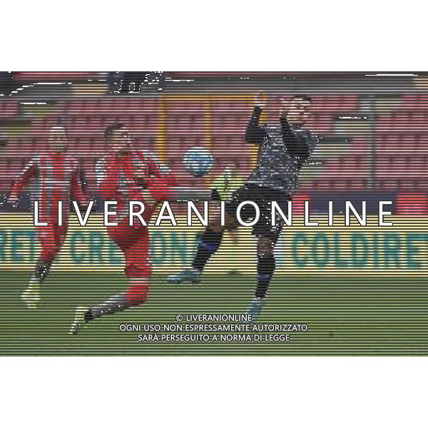 TVRG Cremonese vs Como nella foto Luca Zanimacchia (Cremonese) e Gabriel Strefezza (Como) Cremona 09-03-2024 Stadio Giovanni Zini Campionato Serie BKT - 29a giornata foto Roberto Garavaglia/Agenzia Aldo Liverani sas/AGENZIA ALDO LIVERANI SAS