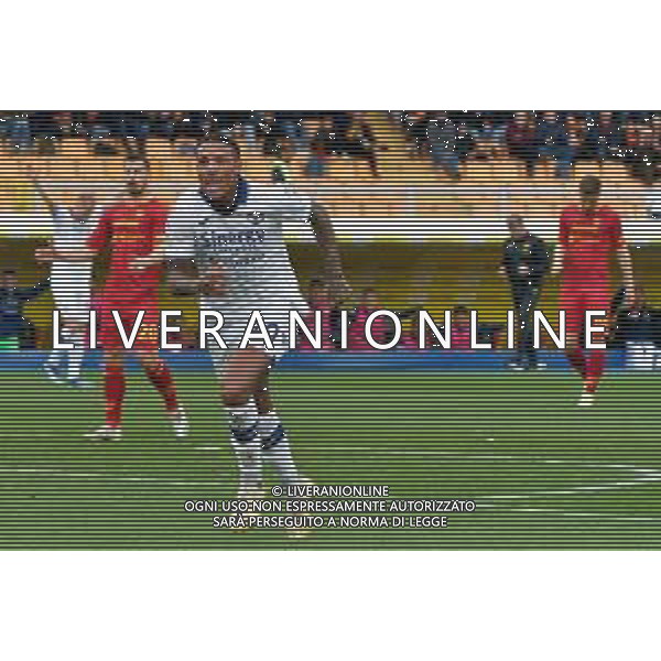 TVEM Thomas Henry of Hellas Verona celebrates after scoring a goal during the Italian soccer Serie A match Lecce vs Hellas Verona on March 10, 2024 at Via del Mare Stadium in Lecce, Italy. Photo Emmanuele Mastrodonato/agenzia Liverani/AGENZIA ALDO LIVERANI SAS