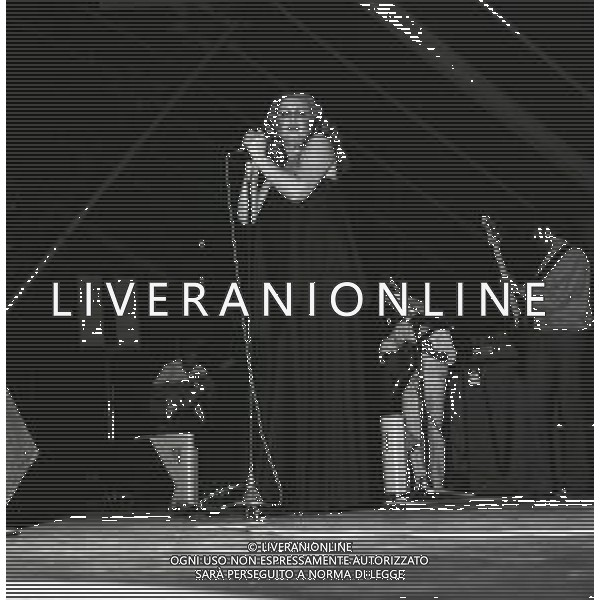 NEG-RETROSPETTIVA MINA MAZZINI CANTANTE NELLA FOTO MINA MAZZINI CANTA ALLA BUSSOLA DI VIAREGGIO NELL\'ANNO 1978 AG ALDO LIVERANI SAS