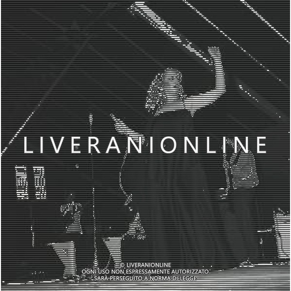 NEG-RETROSPETTIVA MINA MAZZINI CANTANTE NELLA FOTO MINA MAZZINI CANTA ALLA BUSSOLA DI VIAREGGIO NELL\'ANNO 1978 AG ALDO LIVERANI SAS