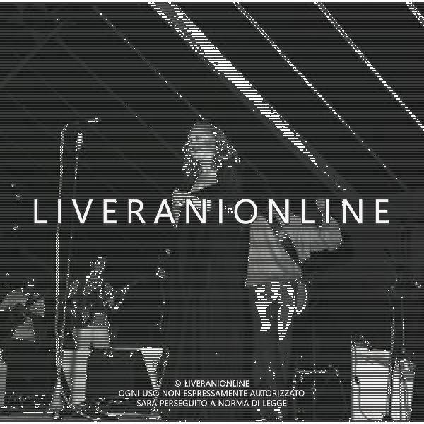 NEG-RETROSPETTIVA MINA MAZZINI CANTANTE NELLA FOTO MINA MAZZINI CANTA ALLA BUSSOLA DI VIAREGGIO NELL\'ANNO 1978 AG ALDO LIVERANI SAS