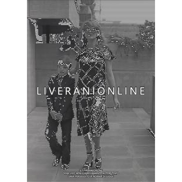 NEG-RETROSPETTIVA MINA MAZZINI CANTANTE NELLA FOTO MINA MAZZINI CON IL FIGLIO MASSIMILIANO A LUGANO NELL\'ANNO 1972 AG ALDO LIVERANI SAS 